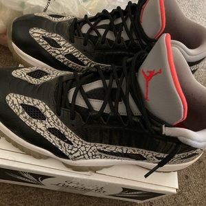 Air Jordan 11 Retro Low IE 'Black Cement'